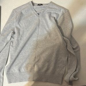 Uniqlo sweater